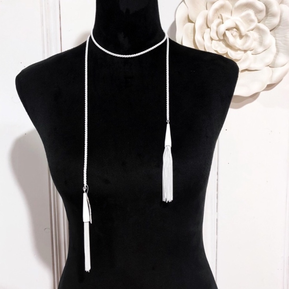 Kendra Scott Phara Matte Lariat Necklace In White